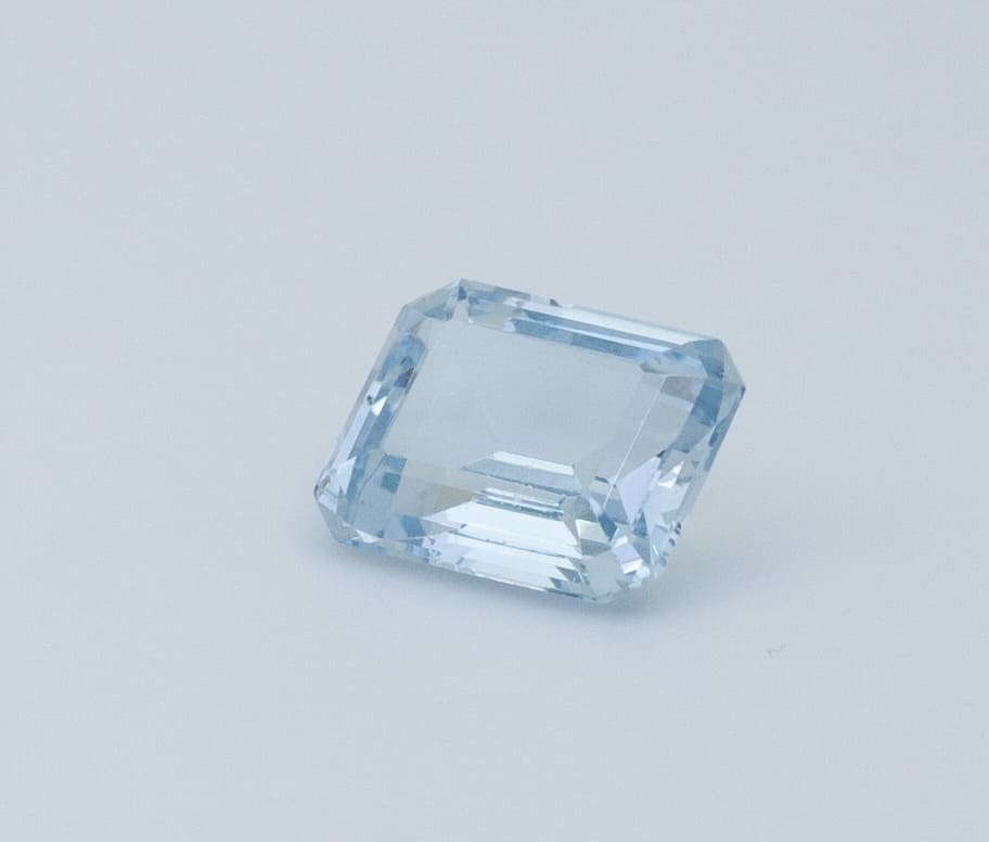 6.5ct Light Blue Spinel Flawless (fl) Emerald Shape (10x11.09x5.9 mm) Unheated gemstone from Sri Lanka