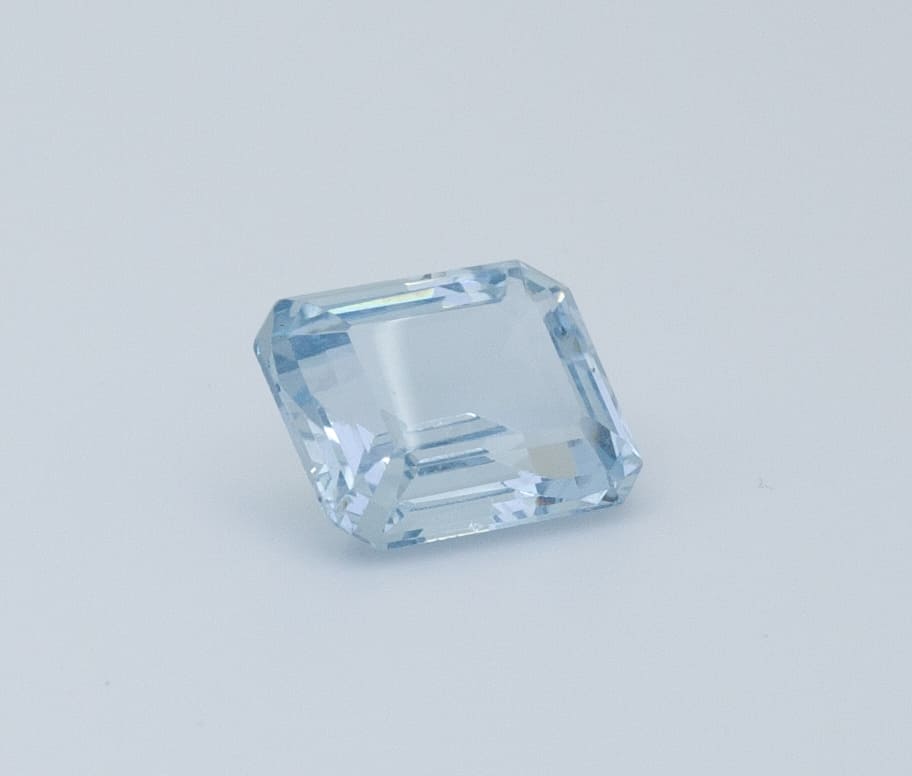 6.5ct Light Blue Spinel Flawless (fl) Emerald Shape (10x11.09x5.9 mm) Unheated gemstone from Sri Lanka