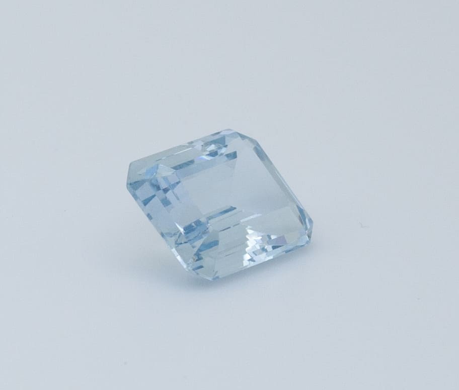 6.5ct Light Blue Spinel Flawless (fl) Emerald Shape (10x11.09x5.9 mm) Unheated gemstone from Sri Lanka