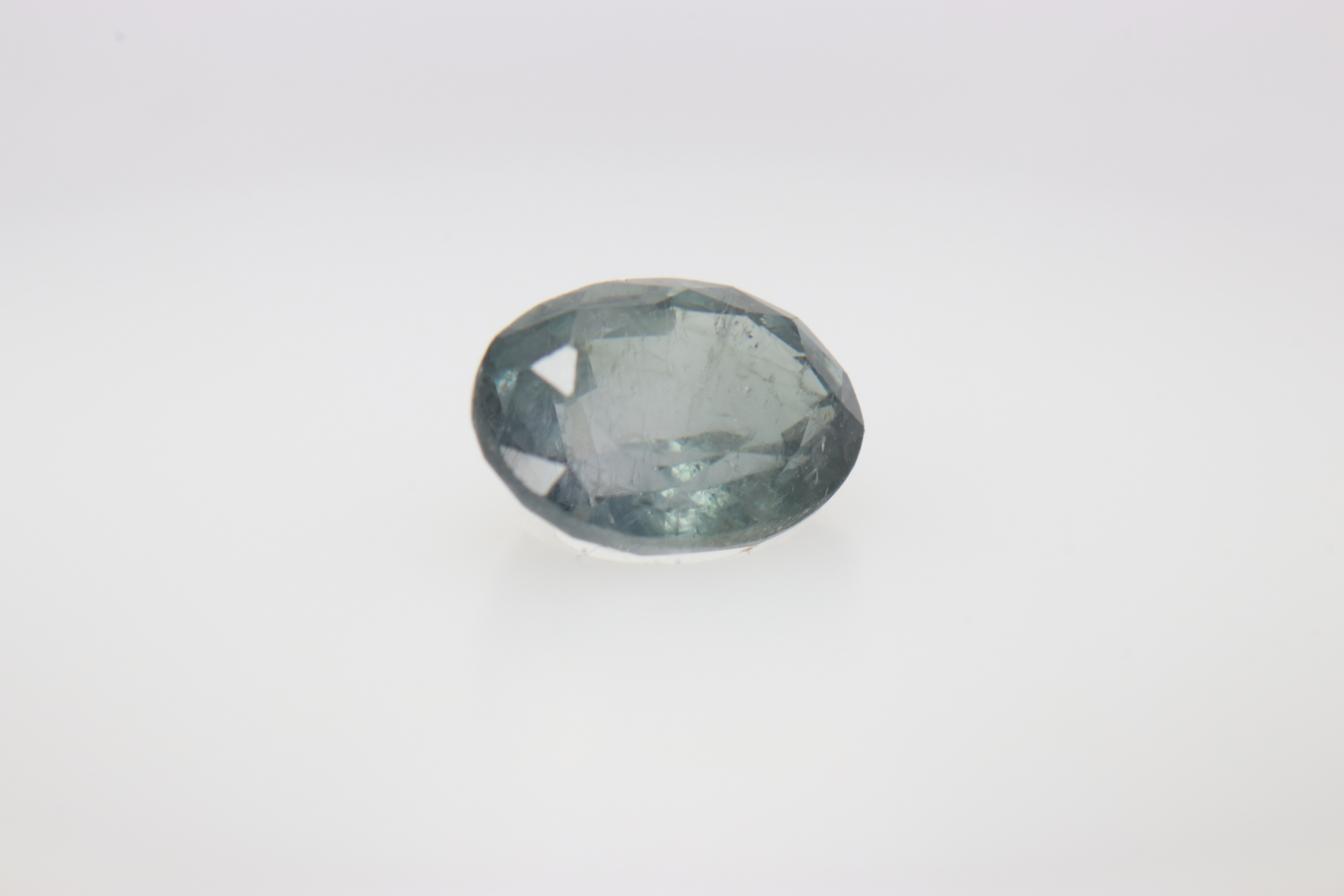 0.9ct White Spinel SI1 Oval Shape (6.7x5x3.5 mm) Unheated gemstone from Sri Lanka