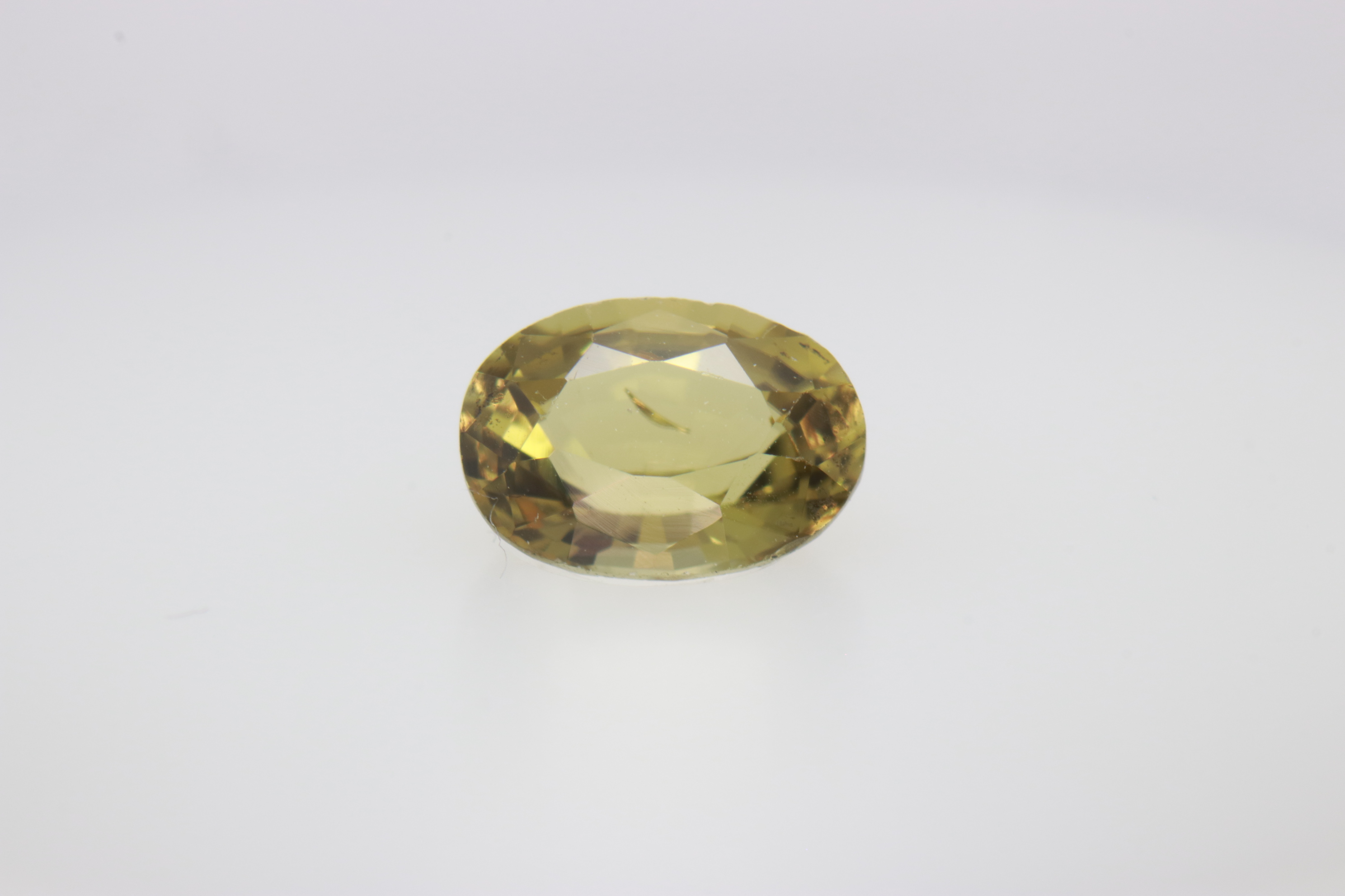 0.7ct Light Goldenrod Yellow Spinel VVS Oval Shape (6.3x4.5x3.3 mm) Unheated gemstone from Sri Lanka