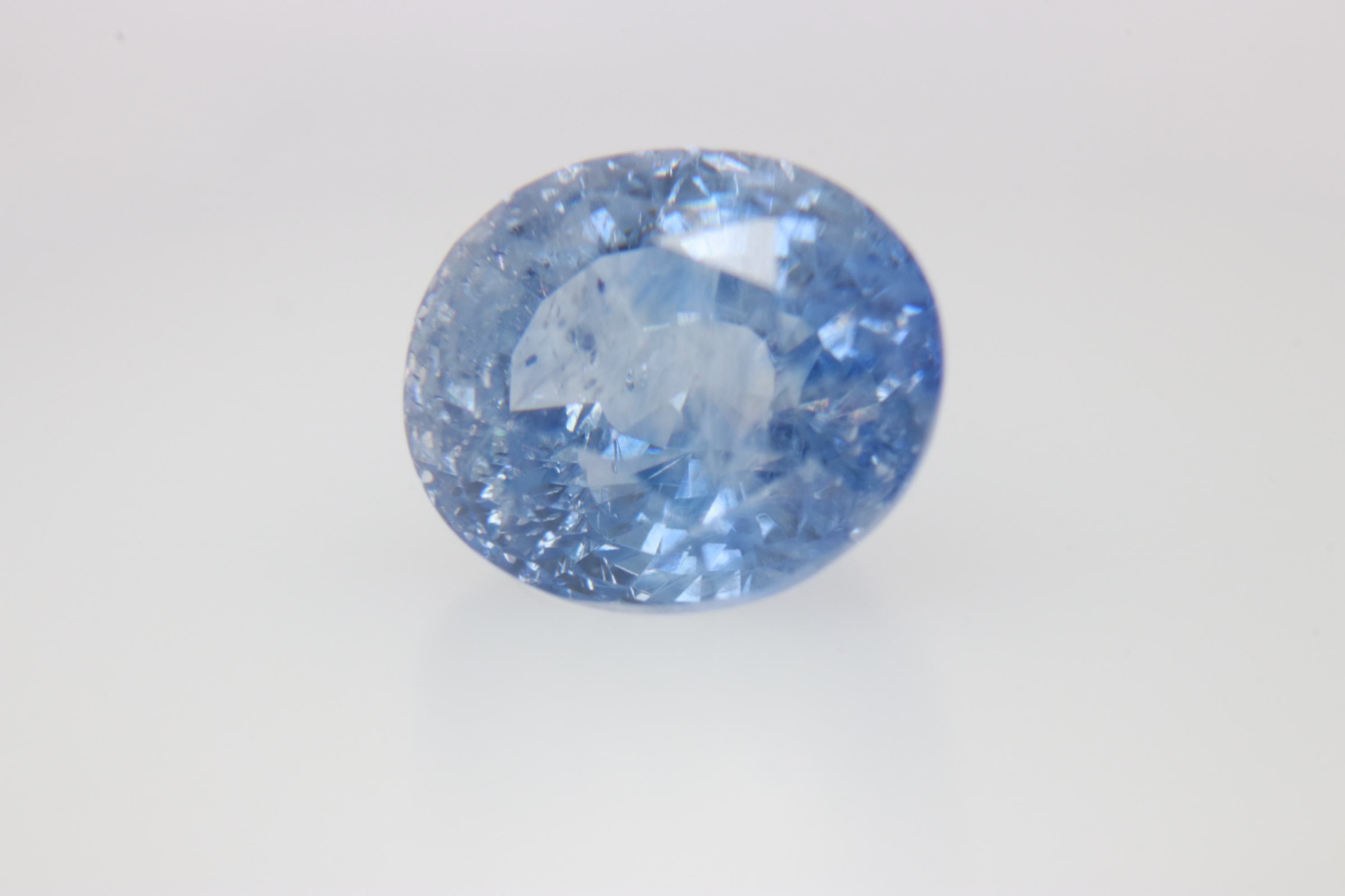 3.0ct Cornflower Blue Sapphire VSI Oval Shape (8.5x7.5x5.6 mm) Unheated gemstone from Sri Lanka