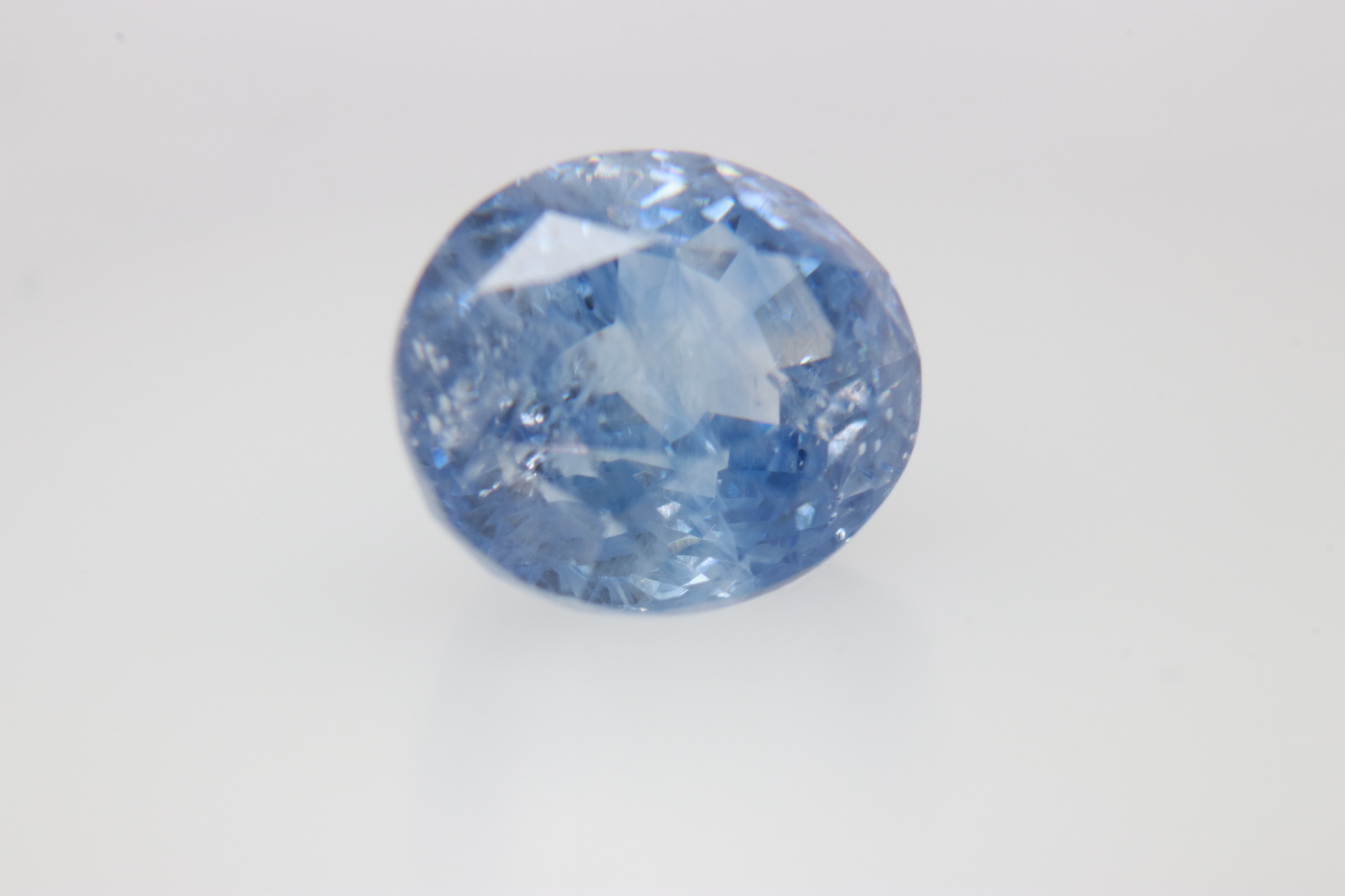 3.0ct Cornflower Blue Sapphire VSI Oval Shape (8.5x7.5x5.6 mm) Unheated gemstone from Sri Lanka