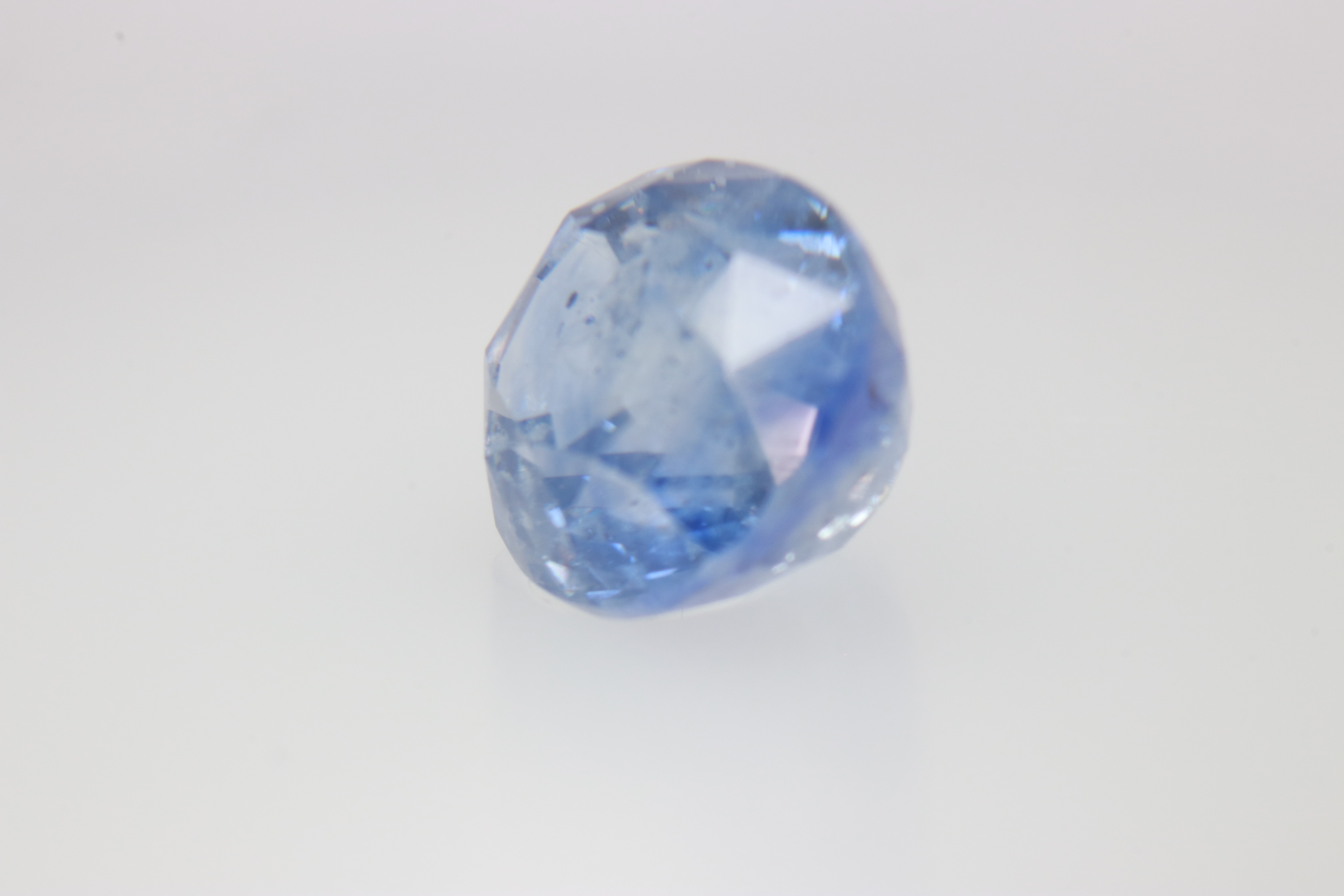 3.0ct Cornflower Blue Sapphire VSI Oval Shape (8.5x7.5x5.6 mm) Unheated gemstone from Sri Lanka