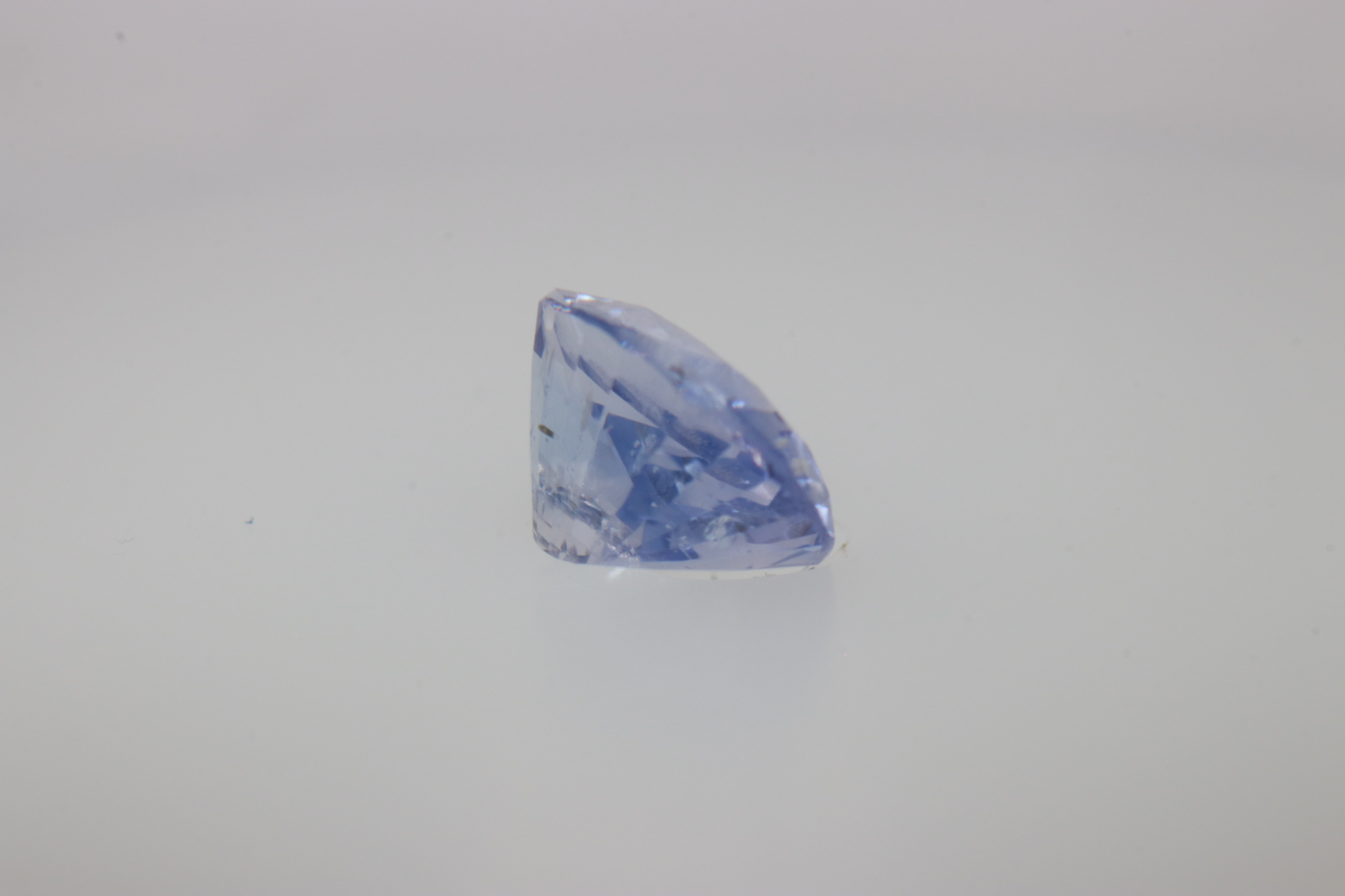 1ct Alice Blue Sapphire Vs1 Oval Shape (6.6x4.8x3.7 mm) Unheated gemstone from Sri Lanka