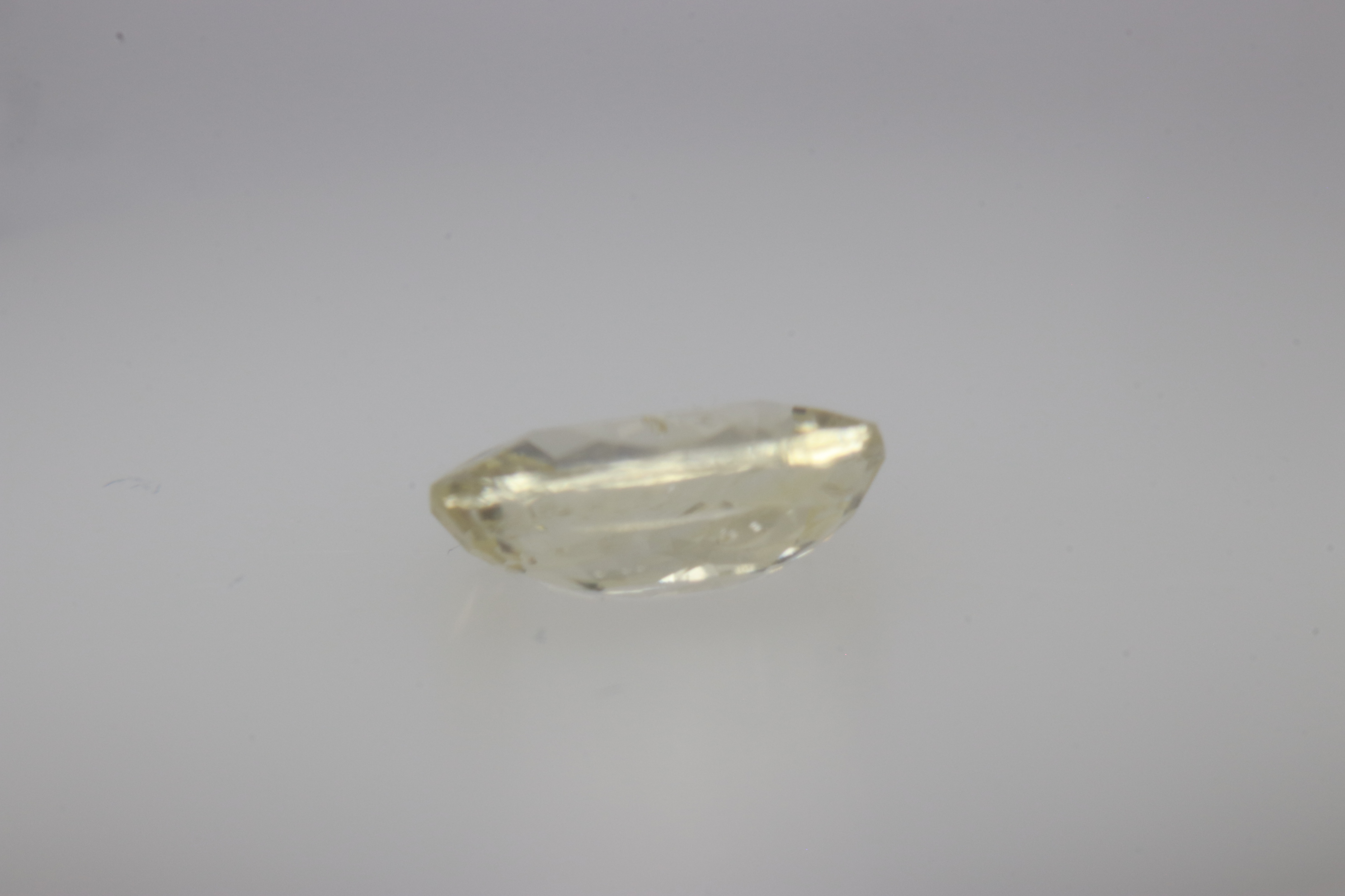 1.1ct Light Goldenrod Yellow Sapphire Vs1 Oval Shape (6.8x5.7x2.6 mm) Unheated gemstone from Sri Lanka