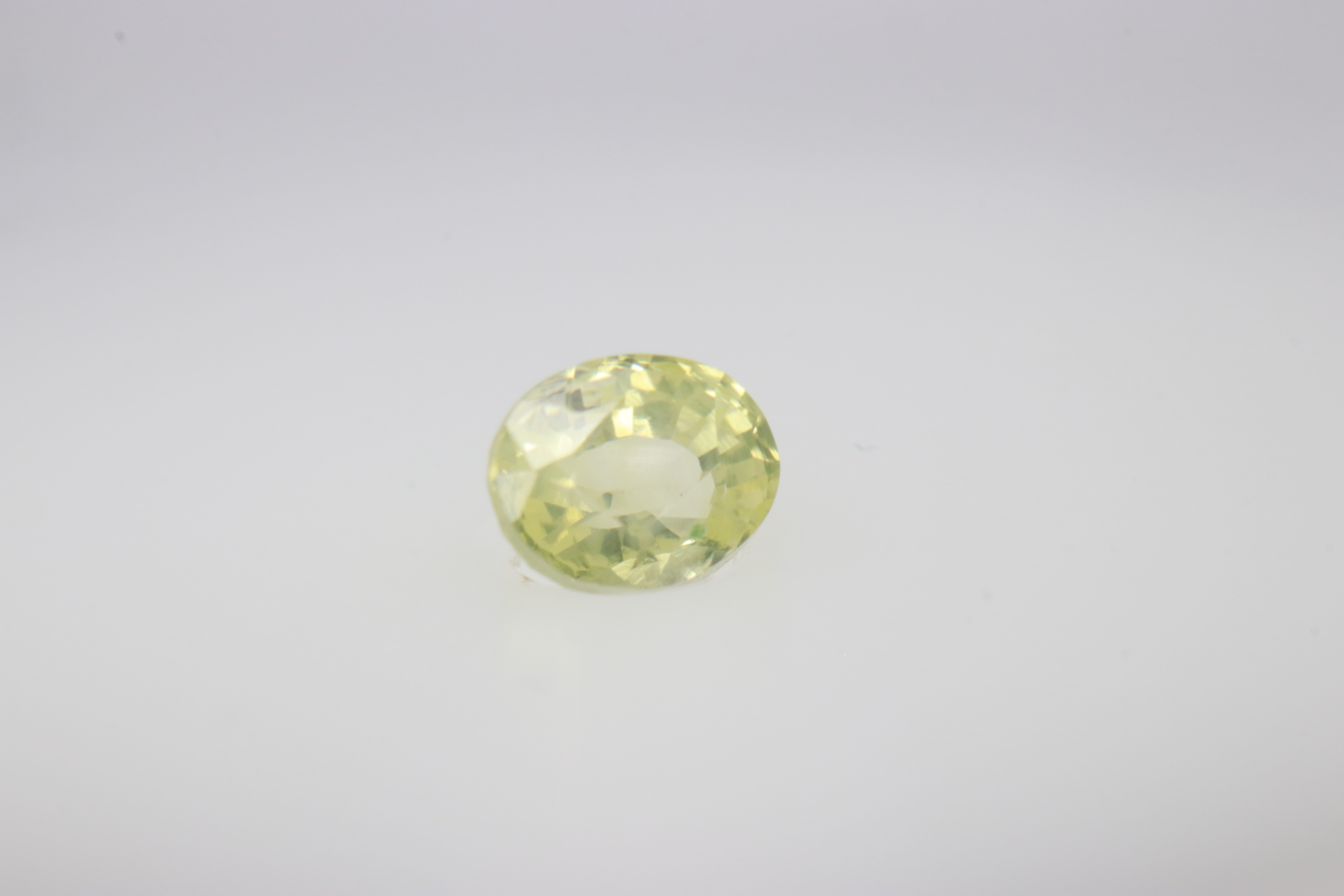 0.5ct Yellow Sapphire VVS Oval Shape (4.4x3.3x2.9 mm) Unheated gemstone from Sri Lanka
