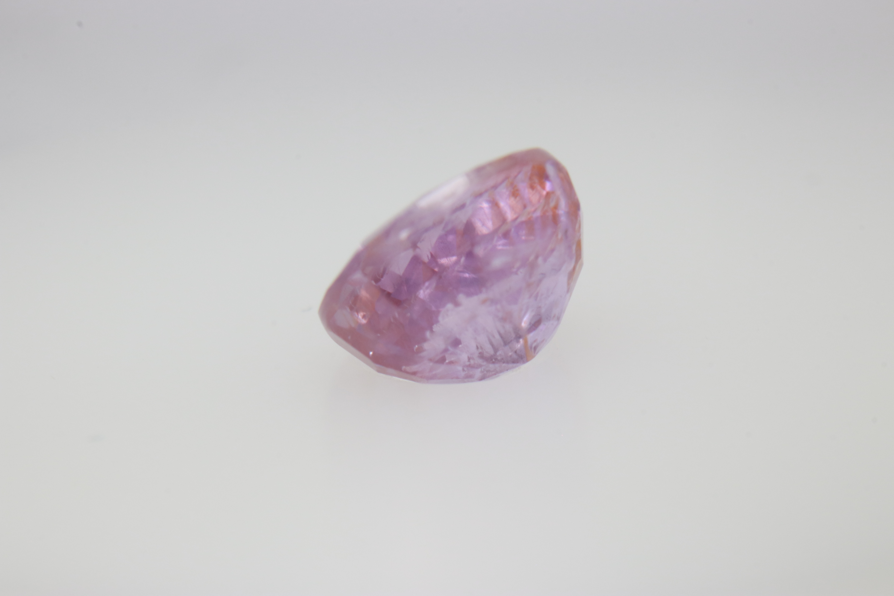 1.6ct Light Pink Padparadscha VVS1 Oval Shape (6.6x5.9x4.2 mm) Unheated gemstone from Sri Lanka