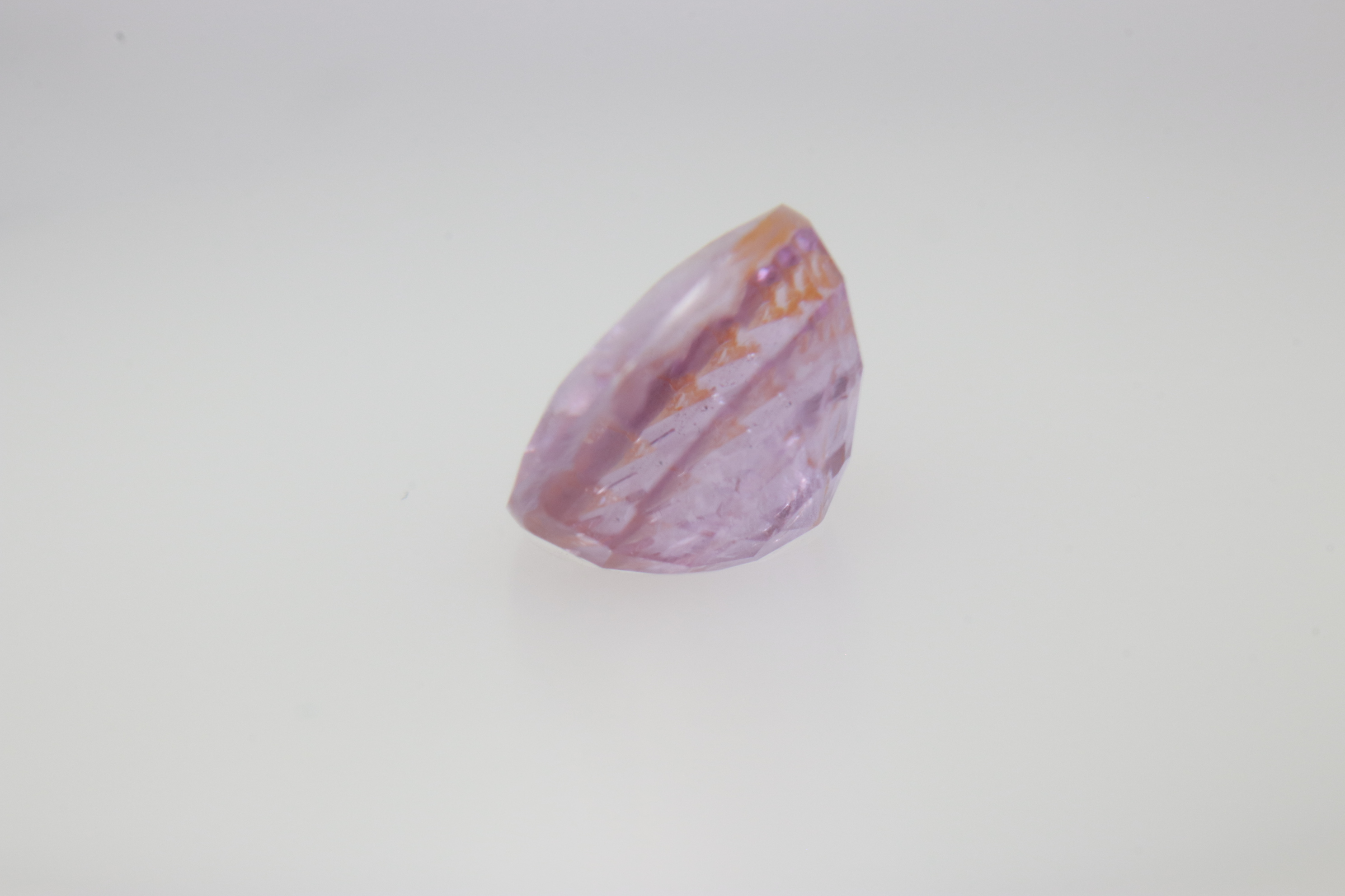 1.6ct Light Pink Padparadscha VVS1 Oval Shape (6.6x5.9x4.2 mm) Unheated gemstone from Sri Lanka