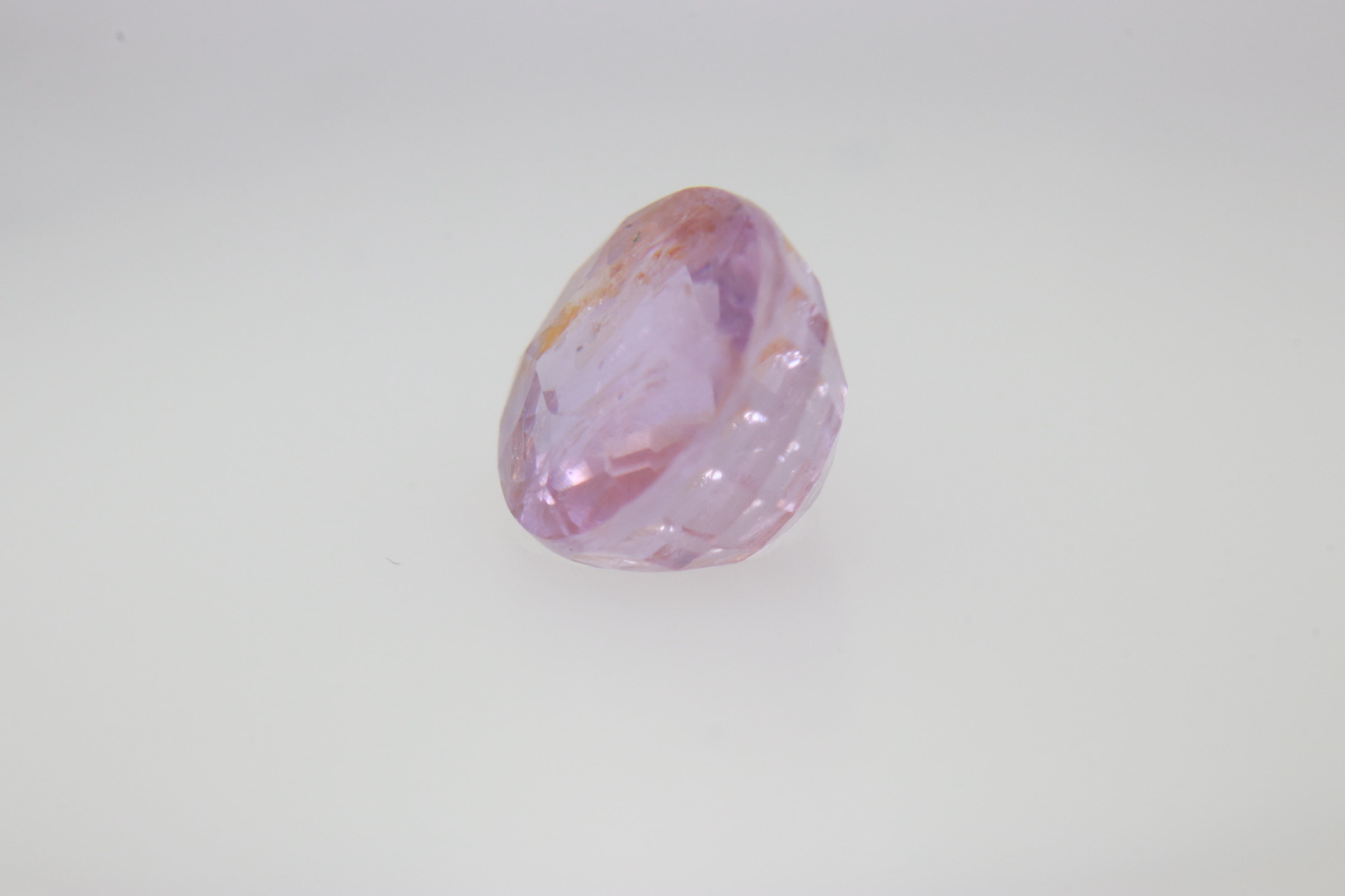 1.6ct Light Pink Padparadscha VVS1 Oval Shape (6.6x5.9x4.2 mm) Unheated gemstone from Sri Lanka