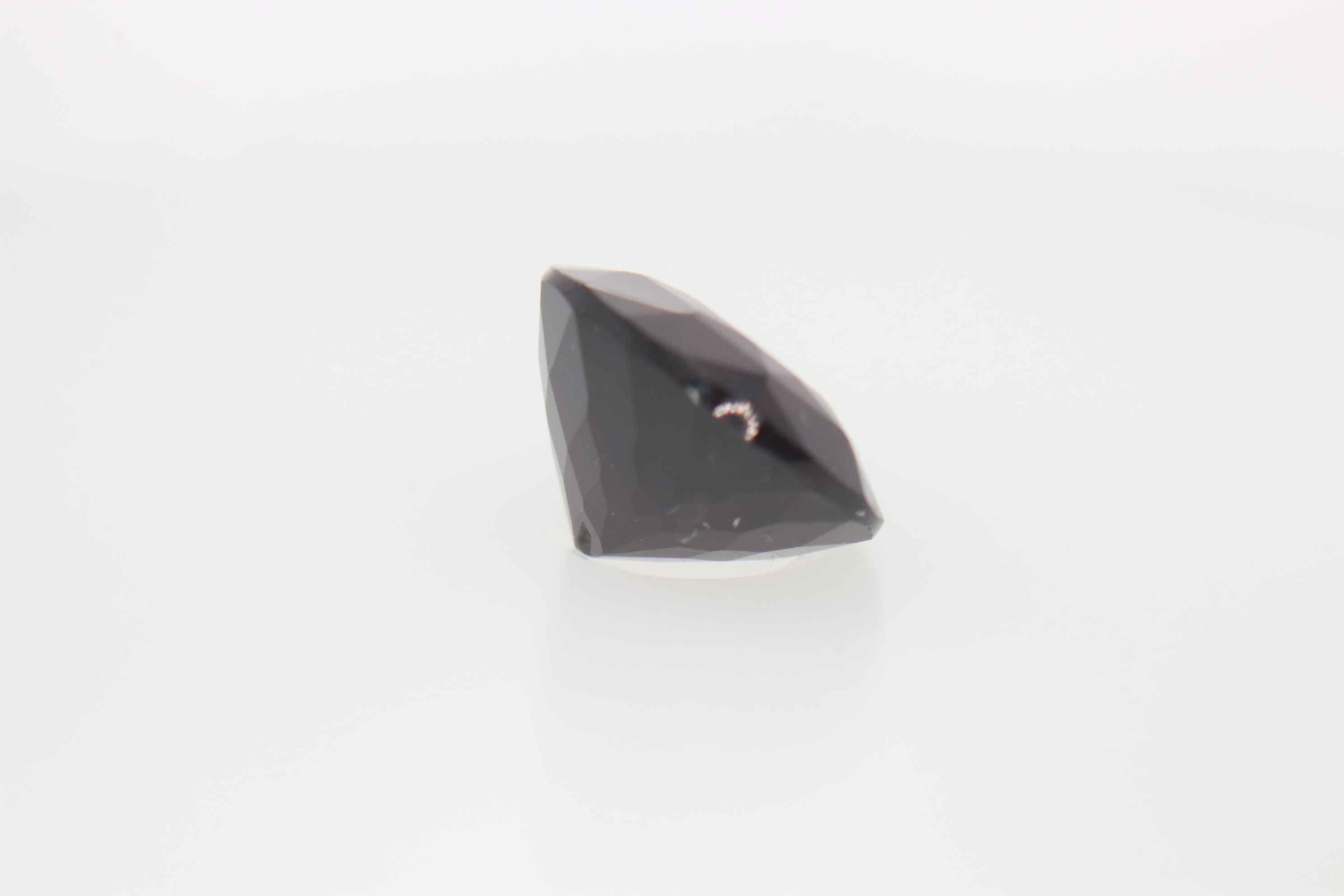 1.5ct Purple Spinel VVS Oval Shape (7.3x6.0x4.1 mm) Unheated gemstone from Sri Lanka