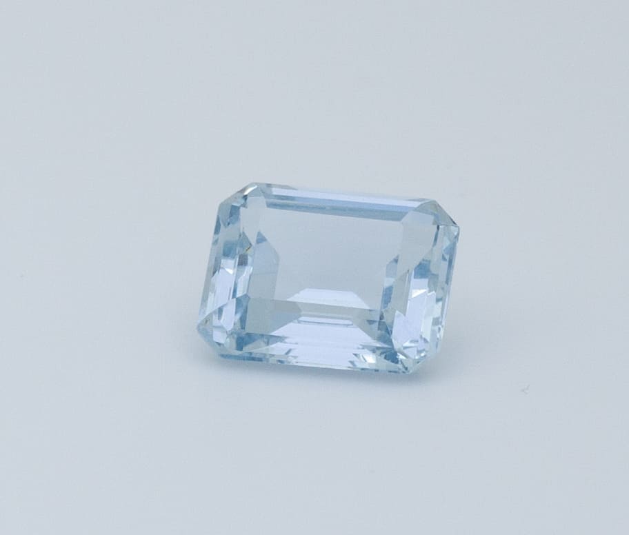 6.5ct Light Blue Spinel Flawless (fl) Emerald Shape (10x11.09x5.9 mm) Unheated gemstone from Sri Lanka